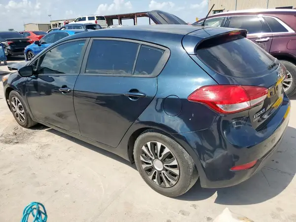 KNAFK5A87H5681937 2017 KIA FORTE - Image 2