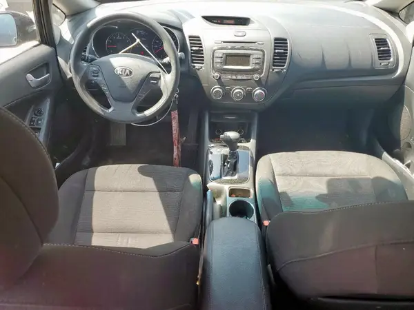 KNAFK5A87H5681937 2017 KIA FORTE - Image 8