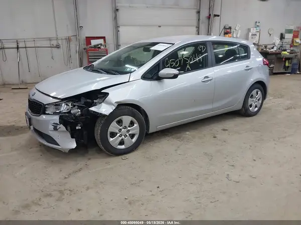 KNAFK5A87H5683378 2017 KIA FORTE - Image 2