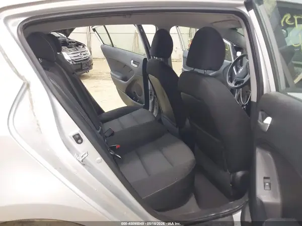 KNAFK5A87H5683378 2017 KIA FORTE - Image 8