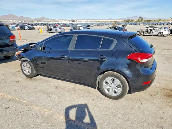 KNAFK5A87H5683414 2017 KIA FORTE - Image 2