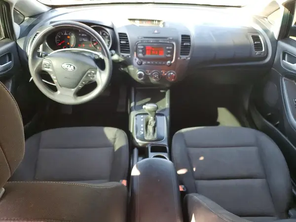 KNAFK5A87H5683414 2017 KIA FORTE - Image 8