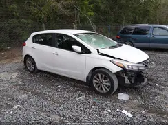 KNAFK5A87H5689200 2017 KIA FORTE