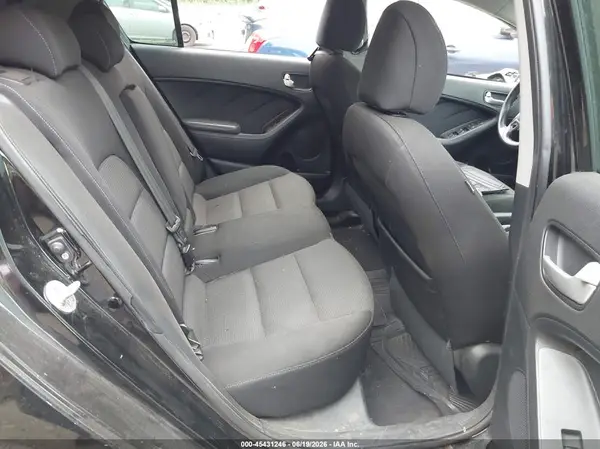 KNAFK5A87H5702432 2017 KIA FORTE - Image 8