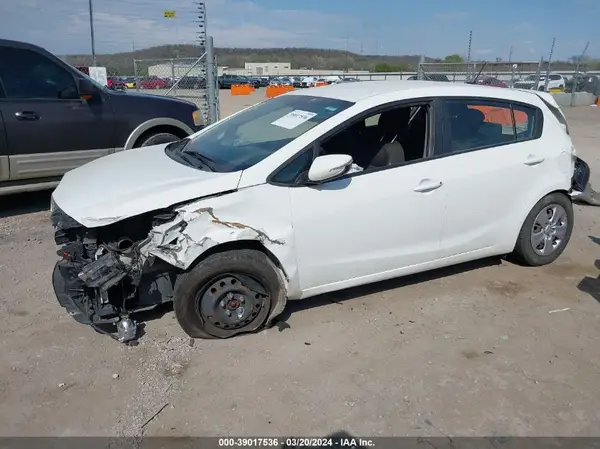 KNAFK5A87H5707517 2017 KIA FORTE - Image 2