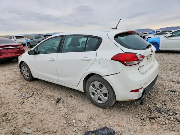 KNAFK5A87H5707792 2017 KIA FORTE - Image 2