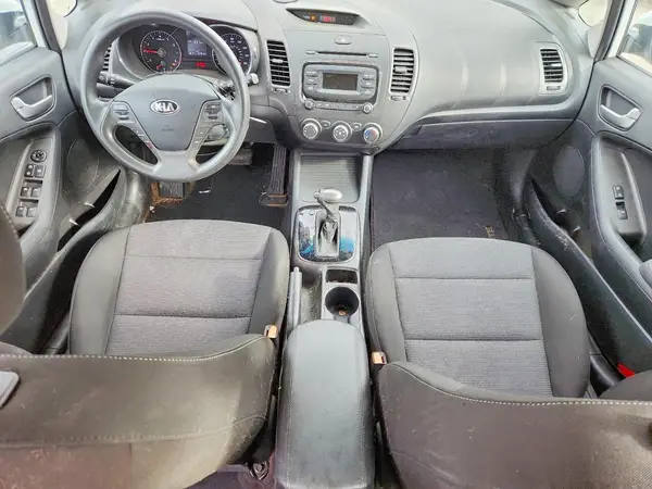 KNAFK5A87H5718209 2017 KIA FORTE - Image 8