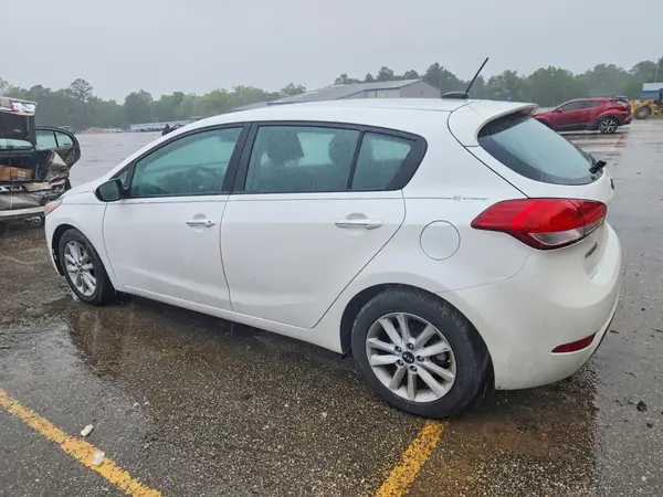 KNAFK5A87H5719005 2017 KIA FORTE - Image 2