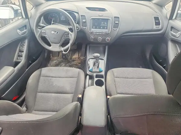 KNAFK5A87H5719005 2017 KIA FORTE - Image 8