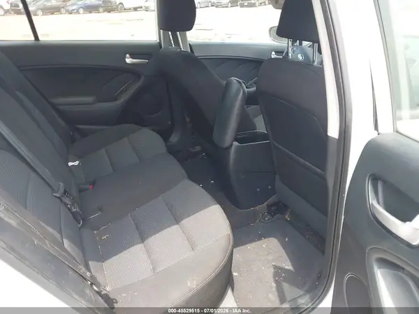 KNAFK5A87H5725564 2017 KIA FORTE - Image 8