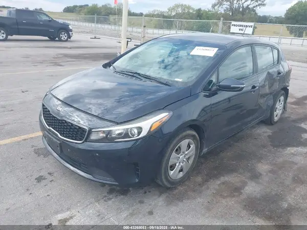 KNAFK5A87J5772700 2018 KIA FORTE - Image 2