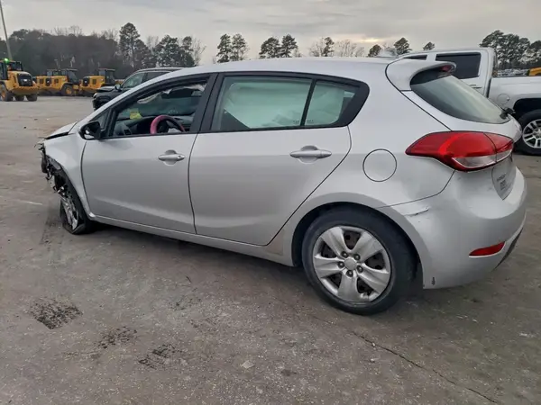 KNAFK5A88G5527204 2016 KIA FORTE - Image 2