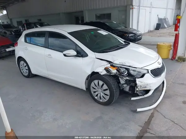KNAFK5A88G5547968 2016 KIA FORTE - Image 1
