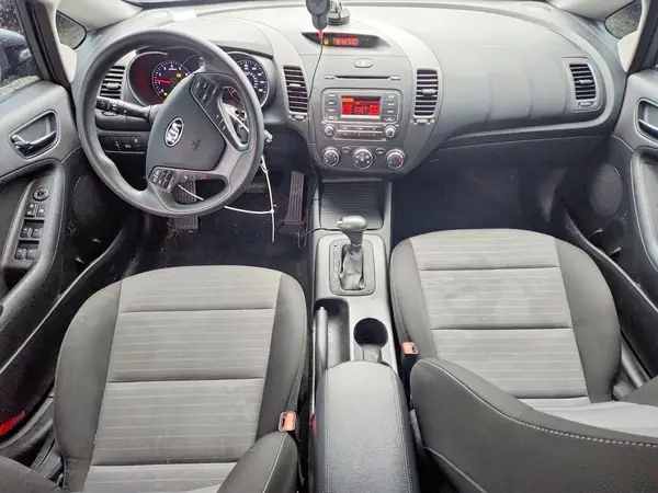 KNAFK5A88G5587984 2016 KIA FORTE - Image 8