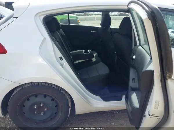 KNAFK5A88G5591176 2016 KIA FORTE - Image 8