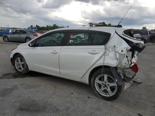 KNAFK5A88G5592473 2016 KIA FORTE - Image 2