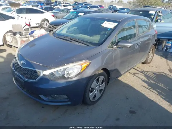 KNAFK5A88G5593929 2016 KIA FORTE - Image 2
