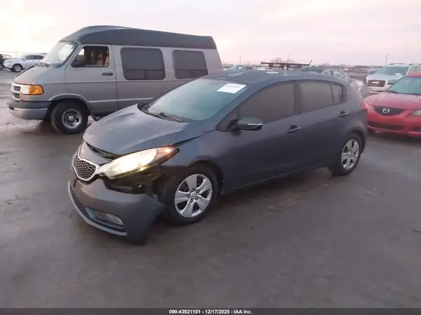 KNAFK5A88G5622328 2016 KIA FORTE - Image 2