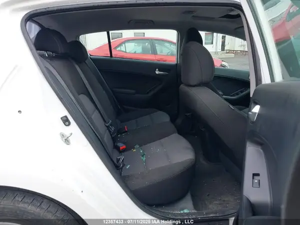 KNAFK5A88G5625908 2016 KIA FORTE - Image 8