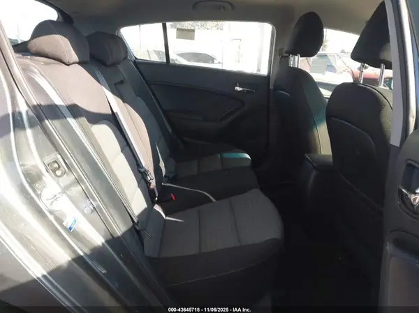 KNAFK5A88G5631367 2016 KIA FORTE - Image 8