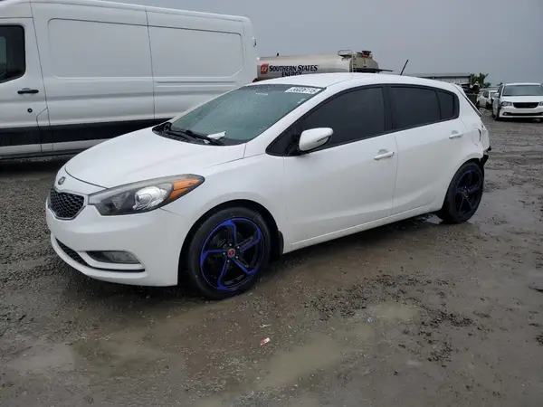 KNAFK5A88G5648475 2016 KIA FORTE - Image 1