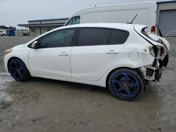 KNAFK5A88G5648475 2016 KIA FORTE - Image 2