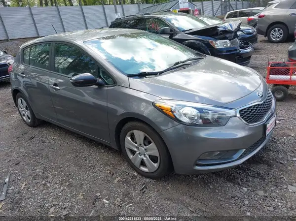 KNAFK5A88G5652932 2016 KIA FORTE - Image 1