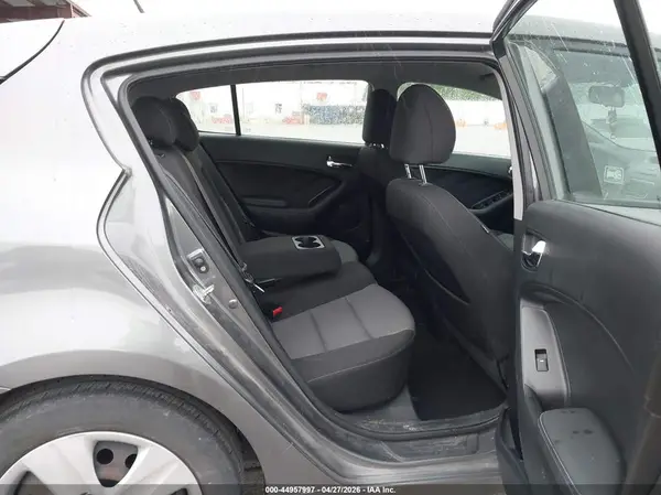 KNAFK5A88G5654602 2016 KIA FORTE - Image 8