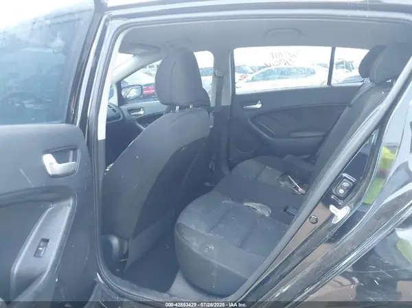 KNAFK5A88H5678948 2017 KIA FORTE - Image 8