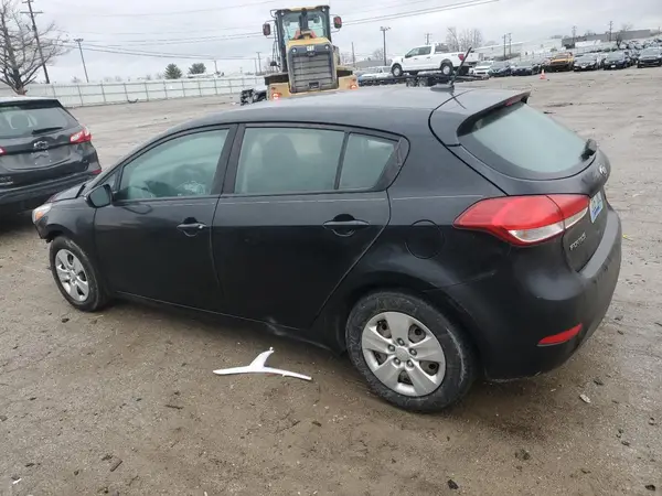 KNAFK5A88H5682160 2017 KIA FORTE - Image 2