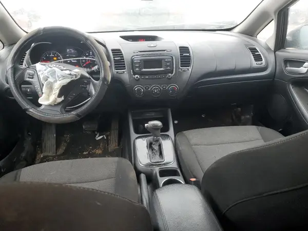 KNAFK5A88H5682160 2017 KIA FORTE - Image 8