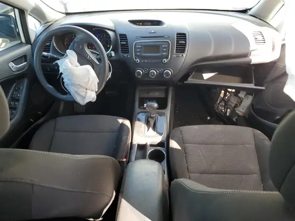 KNAFK5A88H5684085 2017 KIA FORTE - Image 8