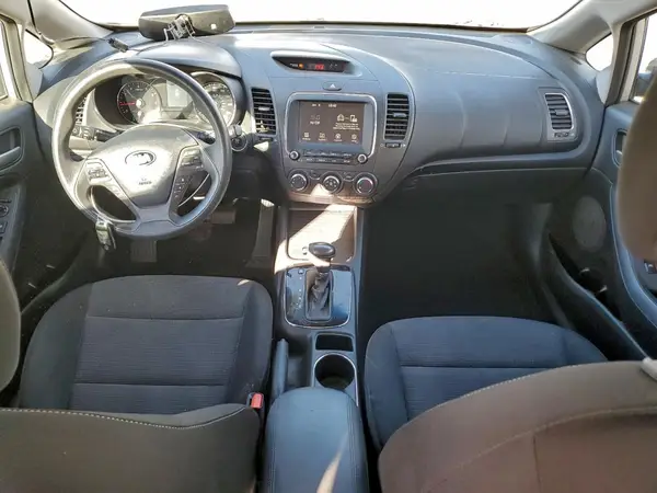 KNAFK5A88H5685270 2017 KIA FORTE - Image 8