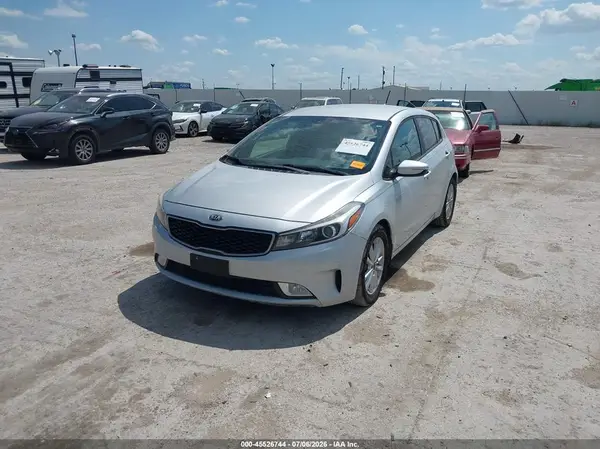KNAFK5A88H5690825 2017 KIA FORTE - Image 2
