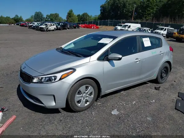 KNAFK5A88H5692932 2017 KIA FORTE - Image 2
