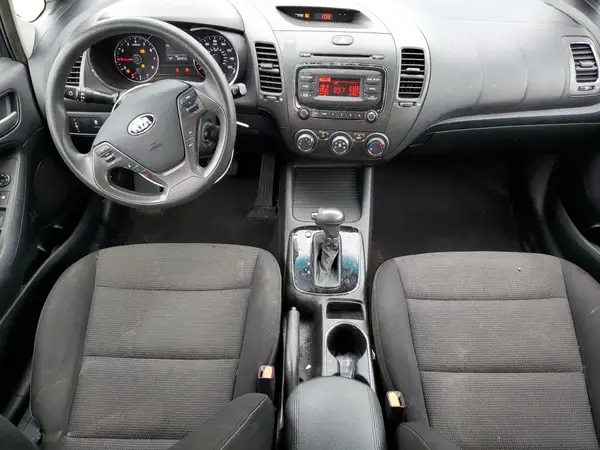 KNAFK5A88H5700270 2017 KIA FORTE - Image 8