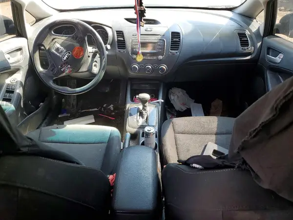 KNAFK5A88H5705887 2017 KIA FORTE - Image 8