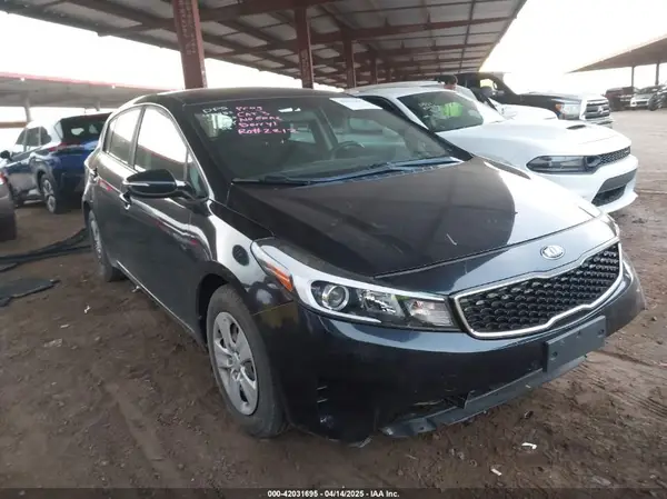 KNAFK5A88J5773709 2018 KIA FORTE - Image 1