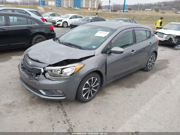 KNAFK5A89G5526238 2016 KIA FORTE - Image 2