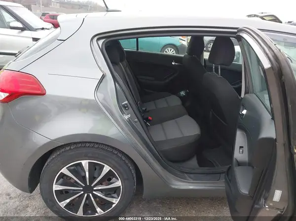 KNAFK5A89G5526238 2016 KIA FORTE - Image 8