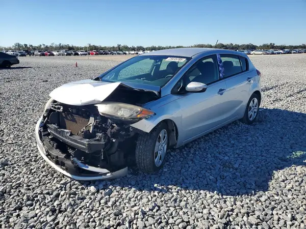 KNAFK5A89G5527177 2016 KIA FORTE - Image 1