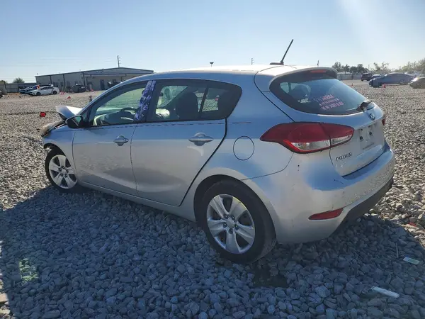 KNAFK5A89G5527177 2016 KIA FORTE - Image 2