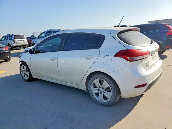 KNAFK5A89G5582891 2016 KIA FORTE - Image 2