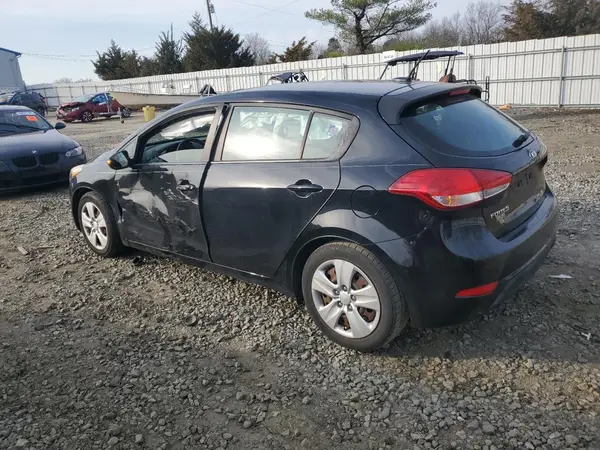 KNAFK5A89G5583801 2016 KIA FORTE - Image 2