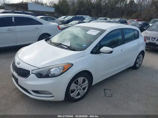 KNAFK5A89G5584902 2016 KIA FORTE - Image 2