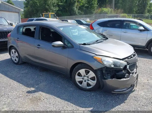 KNAFK5A89G5585404 2016 KIA FORTE - Image 1