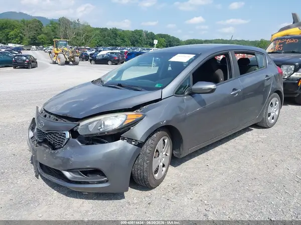 KNAFK5A89G5585404 2016 KIA FORTE - Image 2