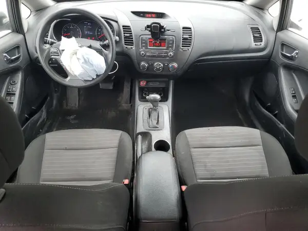 KNAFK5A89G5586360 2016 KIA FORTE - Image 8