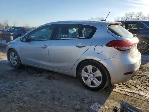 KNAFK5A89G5597598 2016 KIA FORTE - Image 2
