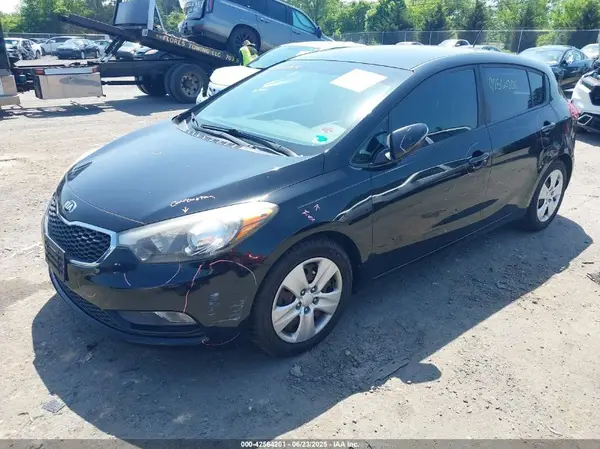 KNAFK5A89G5600032 2016 KIA FORTE - Image 2